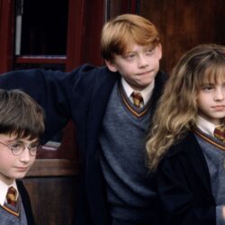 harry-potter-oyunculari-serinin-20.-yili-icin-bir-araya-geliyor