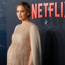 jennifer-lawrence’in-isiltili-hamilelik-stili