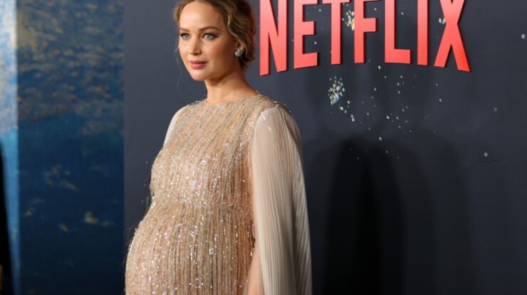 jennifer-lawrence’in-isiltili-hamilelik-stili