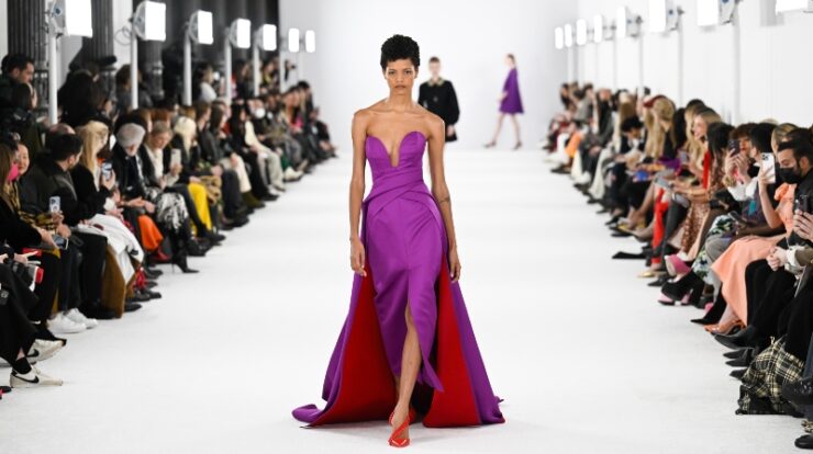 new-york-moda-haftasi-sonbahar-2022:-en-iyi-gorunumler