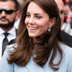 the-crown,-mukemmel-kate-middleton-arayisinda