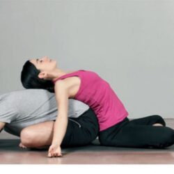 iki-kisilik-yoga-hareketleri:-partner-yoga-ile-yakinlasin